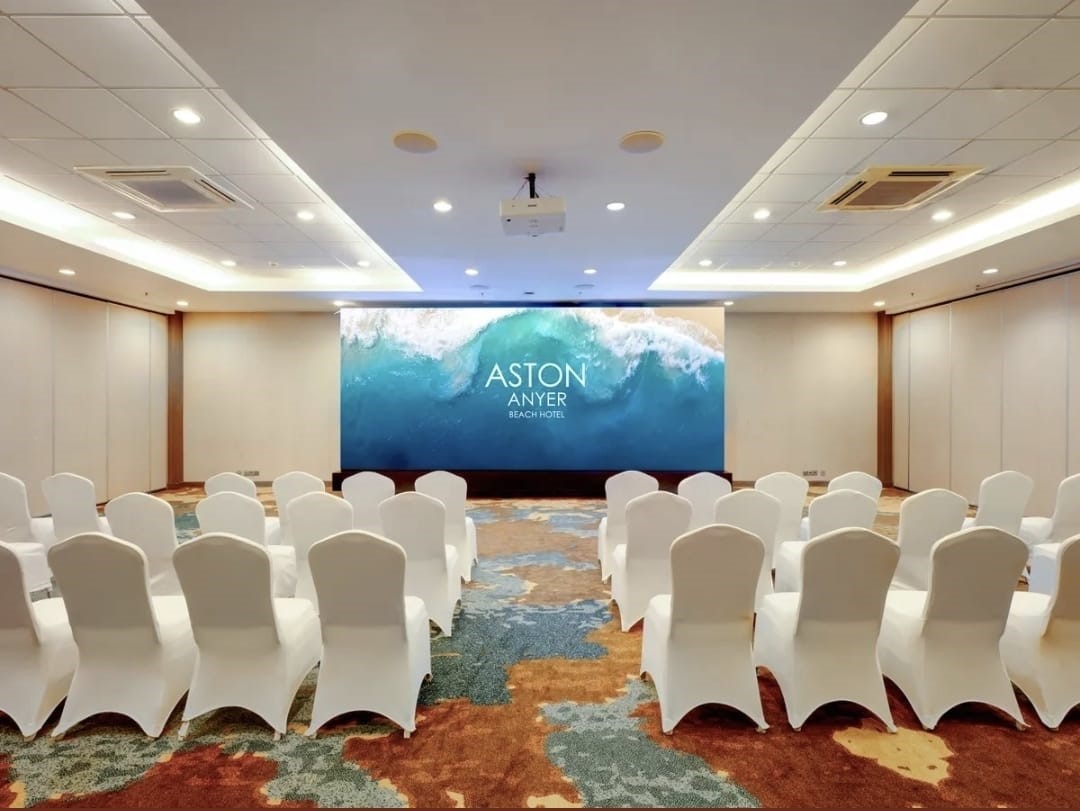 Aston Anyer Beach Hotel - Gambar 3